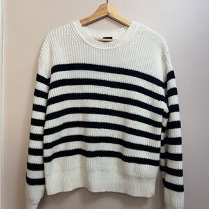 GAP Knit Sweater in Black and Cream